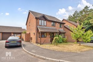 Front & Garages- click for photo gallery